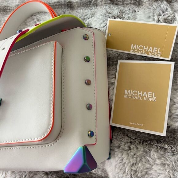 MICHAEL KORS Manhattan Medium Contrast-Trim Leather Satchel. - Picture 9 of 16